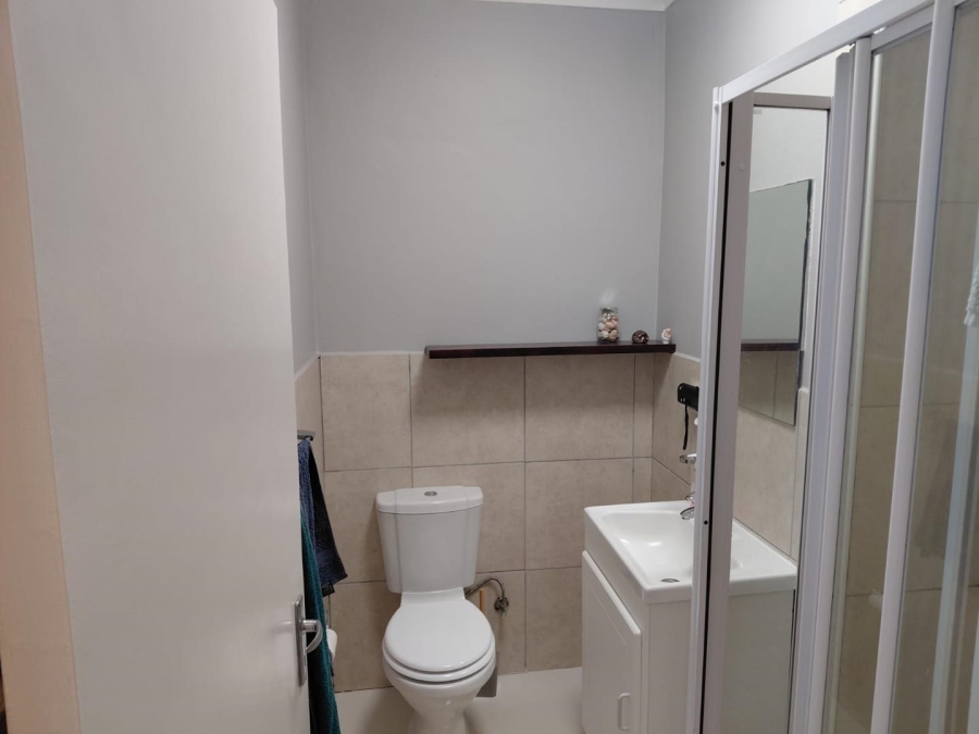 To Let 1 Bedroom Property for Rent in Okennedyville Western Cape